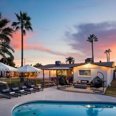 Group-Friendly 5BR Pool Home, Old Town