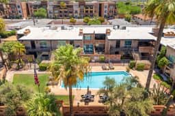 Modern Condo Old Town Scottsdale Pool & Patio - Image 2