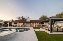THE SCOTTSDALE CLUBHOUSE - Image 2
