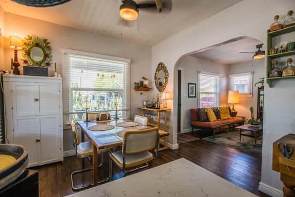 1930 Bungalow • Central Phoenix • Walk to Tacos - Image 4
