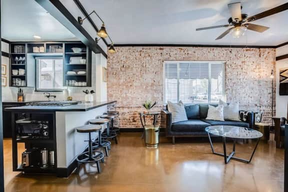 WOODWARD PLACE TO BE - Image 2